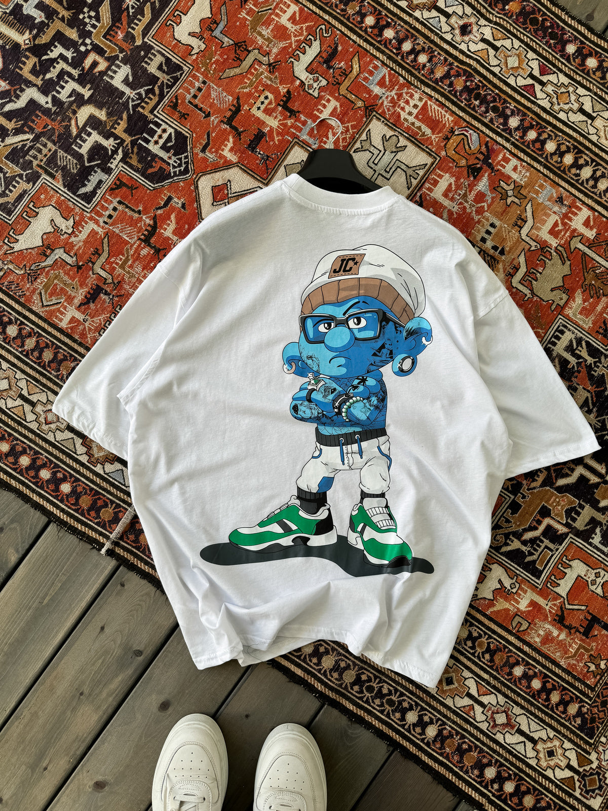 طبعت الجريمة البيضاء تي شيرت