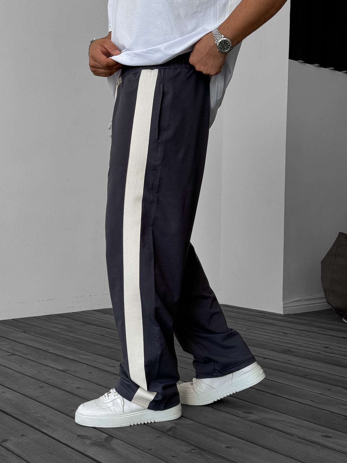 Smoked Straw Striped Pipe Leg Tracksuit