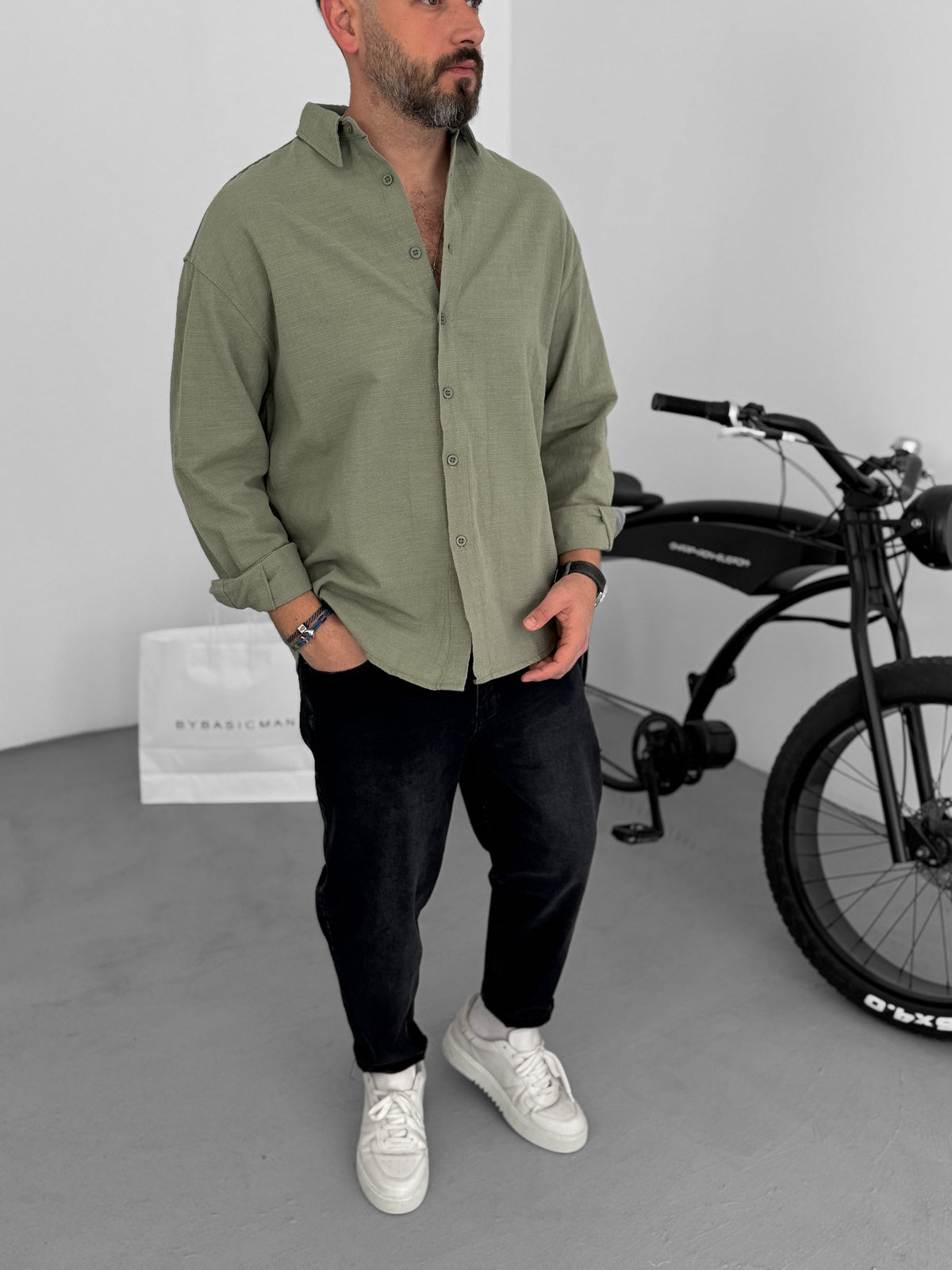 LINEN SHIRT • NAVY GREEN