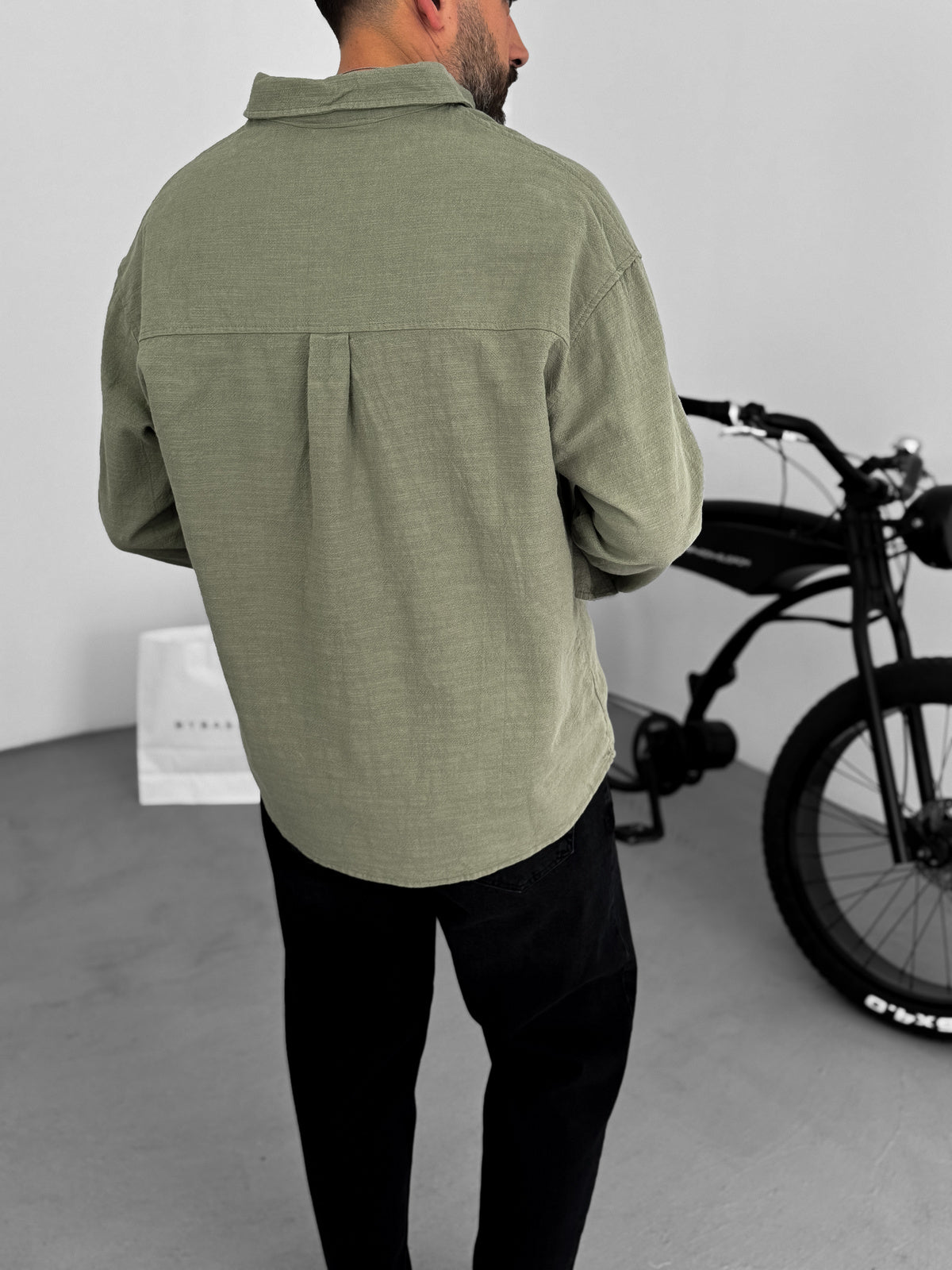 LINEN SHIRT • NAVY GREEN