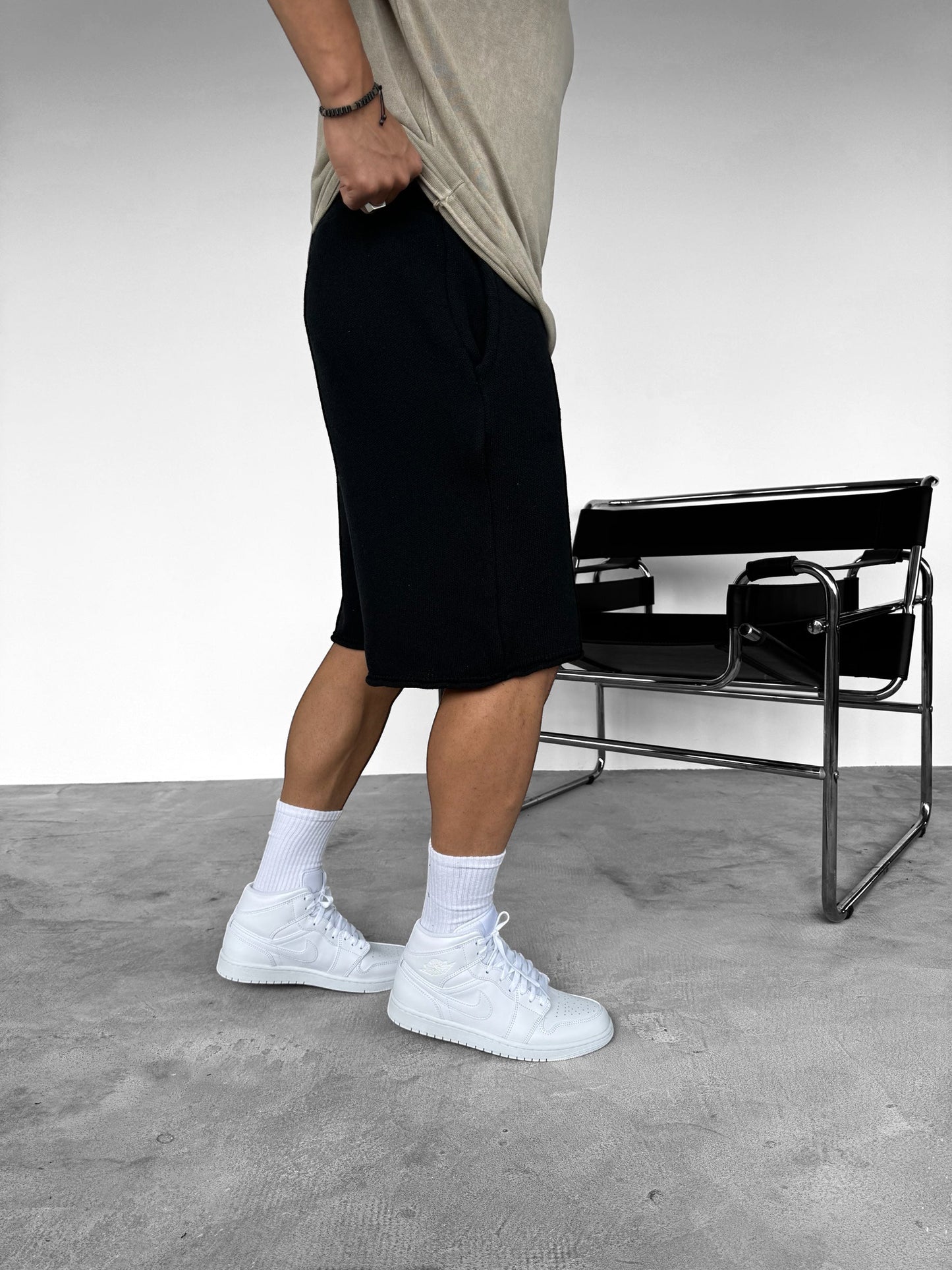 LOOSE TYPE KNITWEAR SHORTS | BLACK