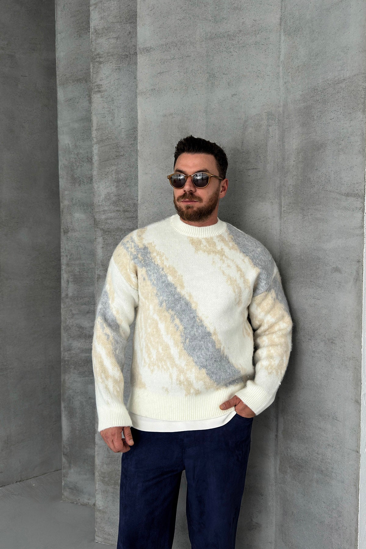OVERSIZED COLOURED KNITWEAR • CREAM