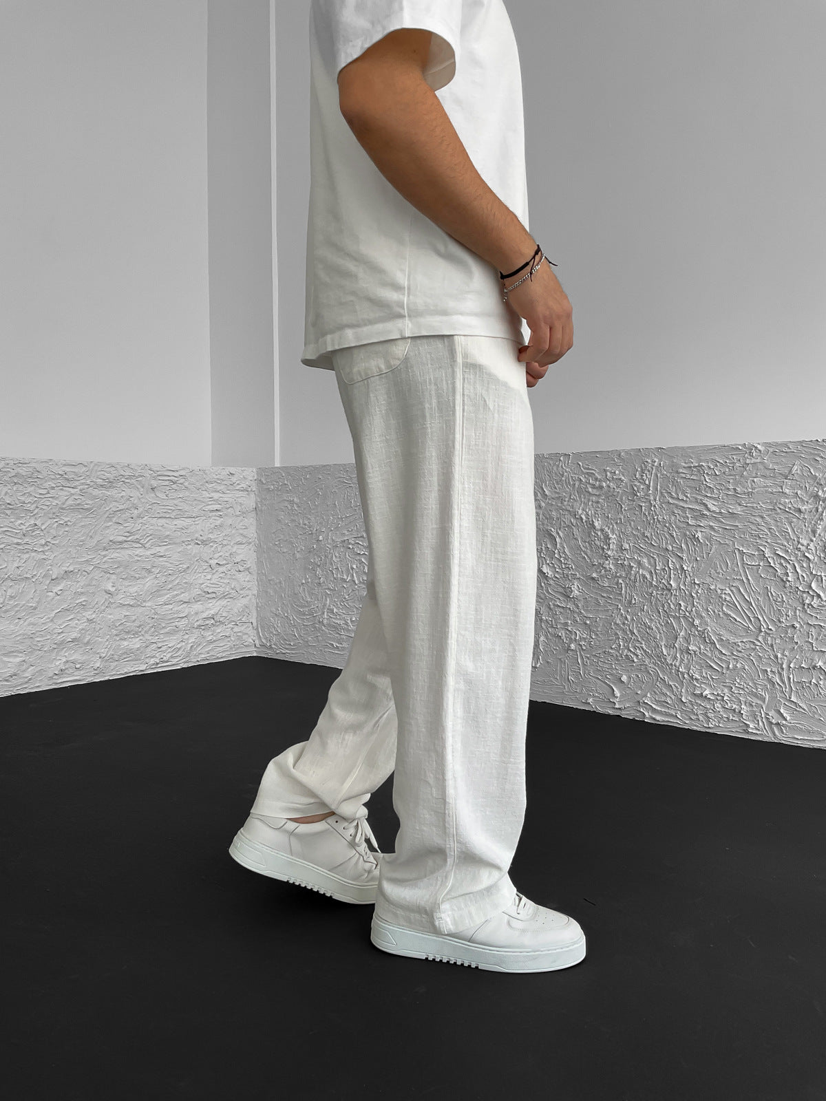 White Back Seam Detailed Linen Trousers