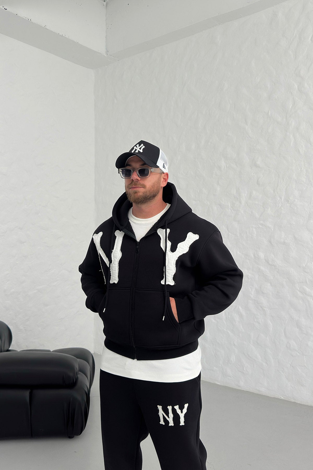 ضخم ثلاثة خيوط NY STROFSOUSS SUBSSUT • Black