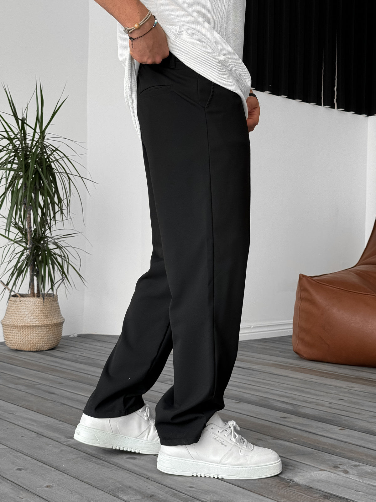 WOVEN FABRIC STITCH DETAILED TROUSERS • BLACK