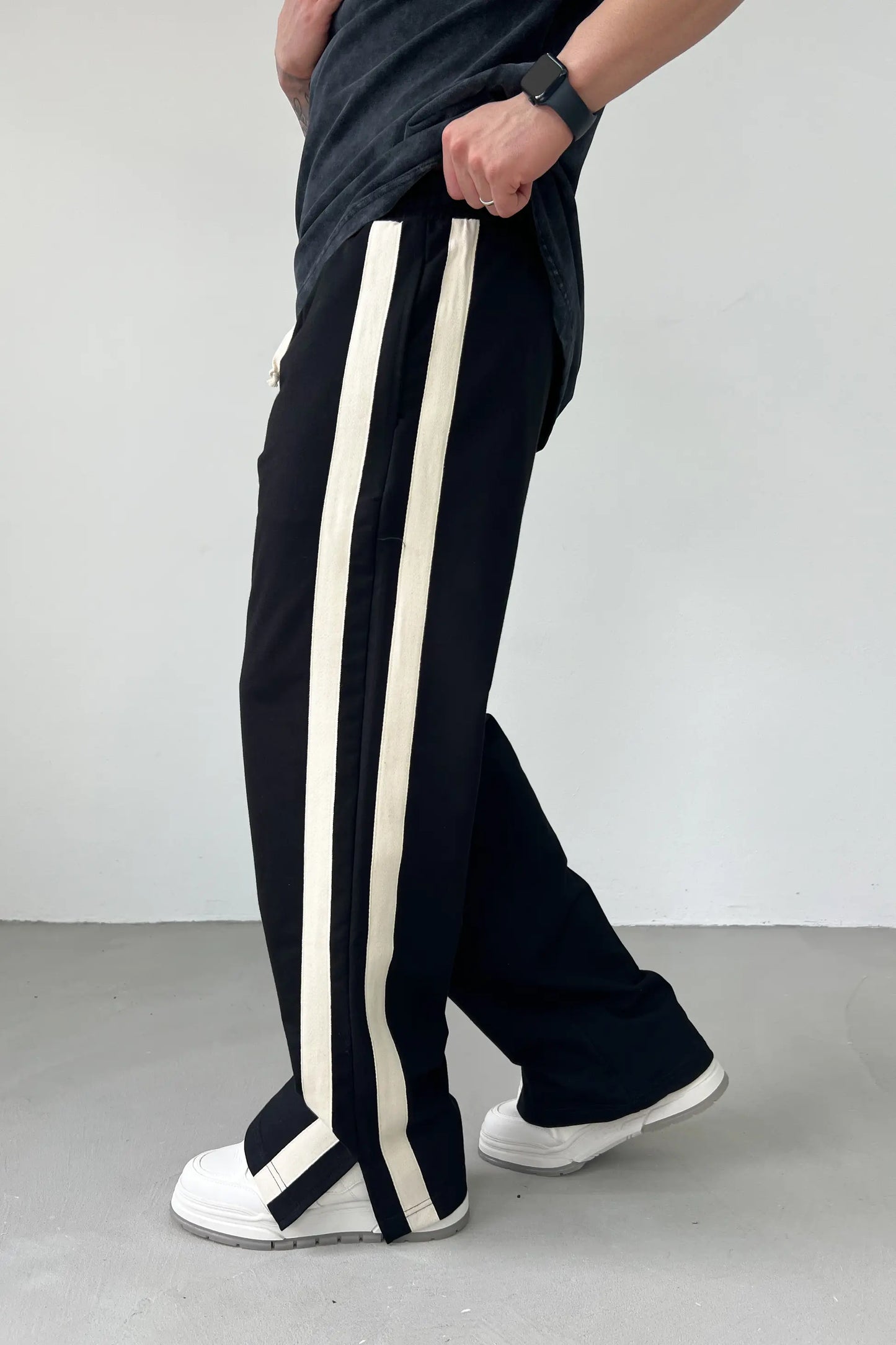 Baggy Tracksuit with Cut-Out Stripe Detail | BLACK