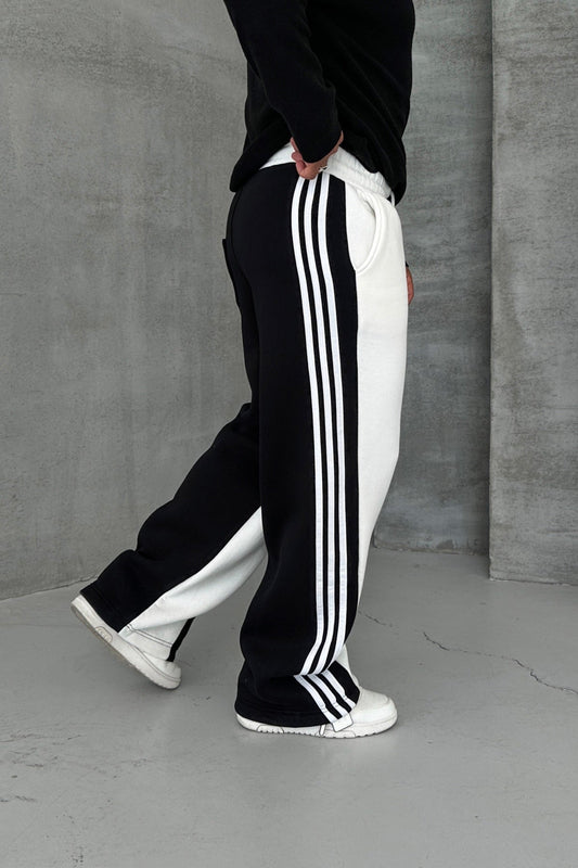 LOOSE CUT SIDE STRIPED TRACKSUIT • WHITE-BLACK