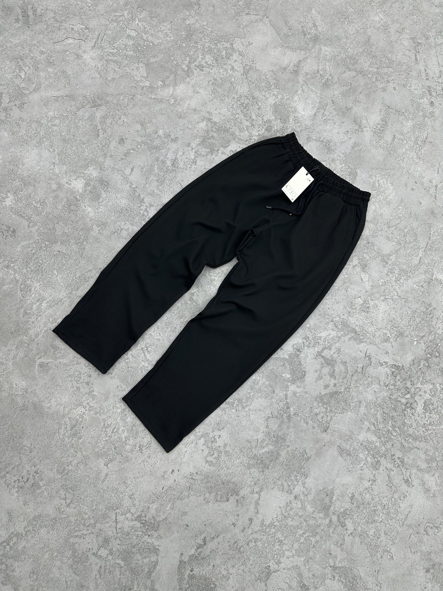 سراويل سوداء سوداء مريحة