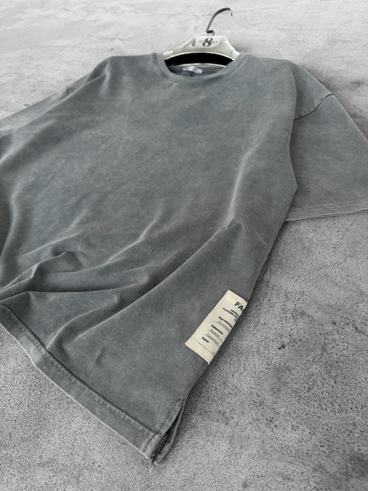 WASHED TWO THREAD SPRING DETAIL T-SHIRT • GRAY
