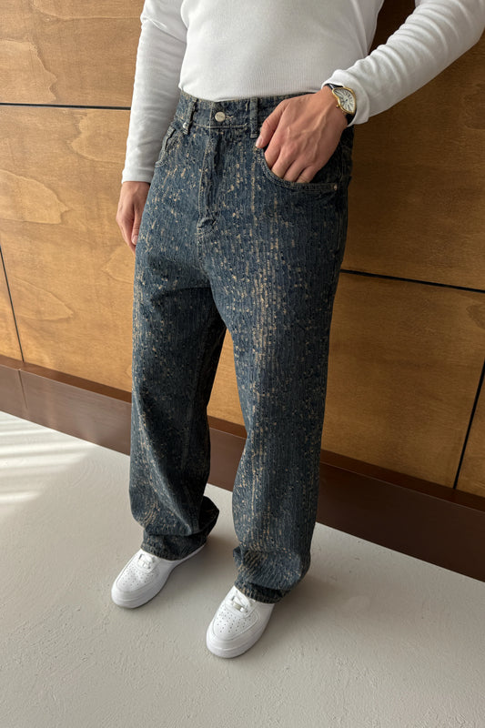 BAGGY LOOSE CUT EMBROIDERED JEANS