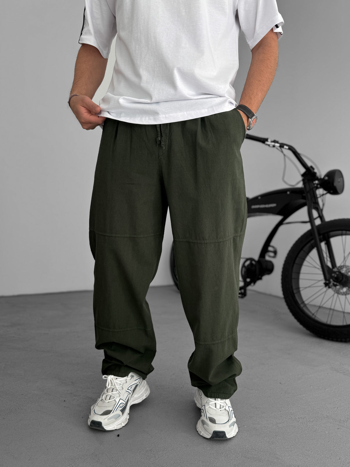 Comfortable Baggy Pants with Khaki Stitching