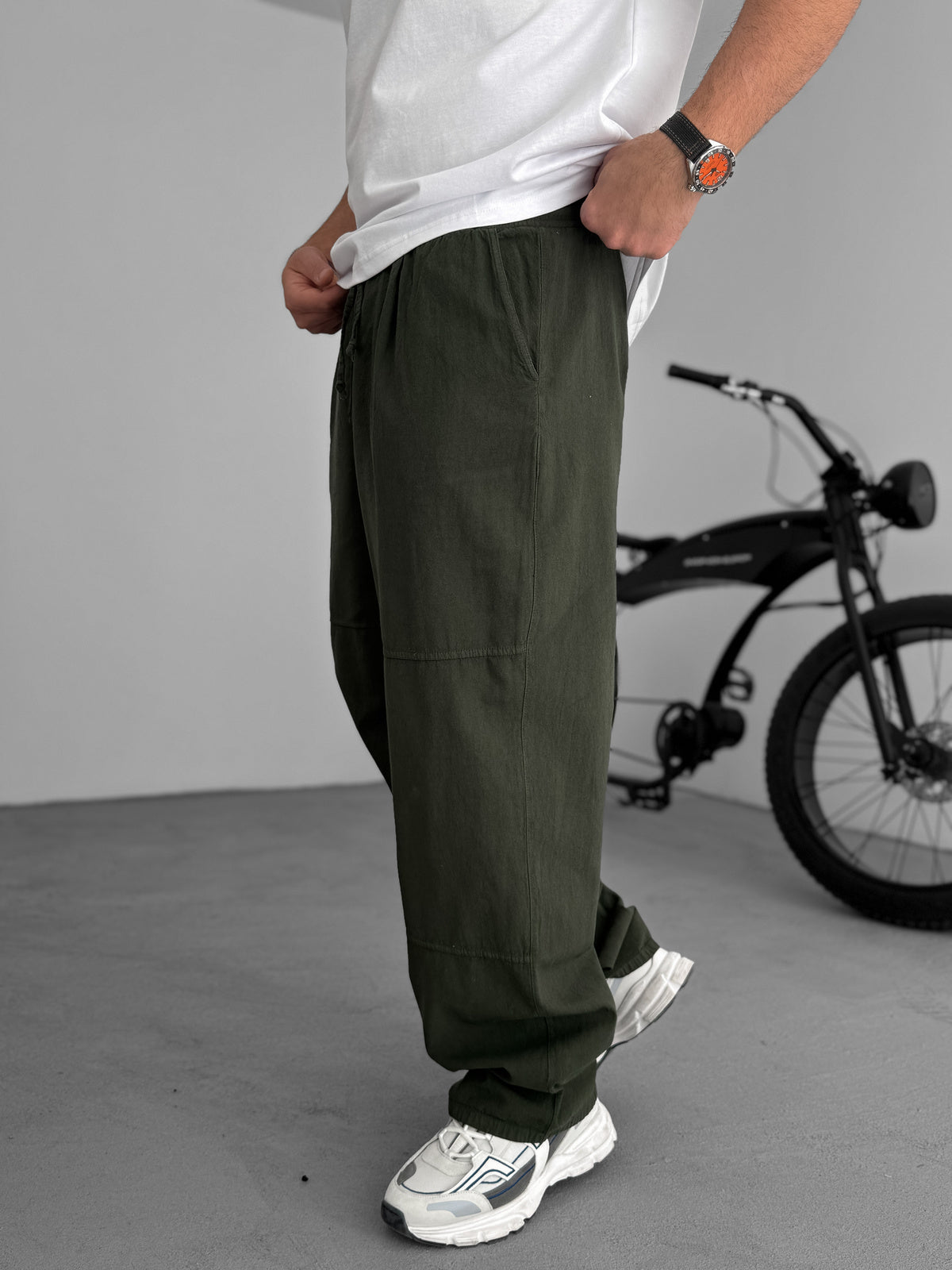 Comfortable Baggy Pants with Khaki Stitching