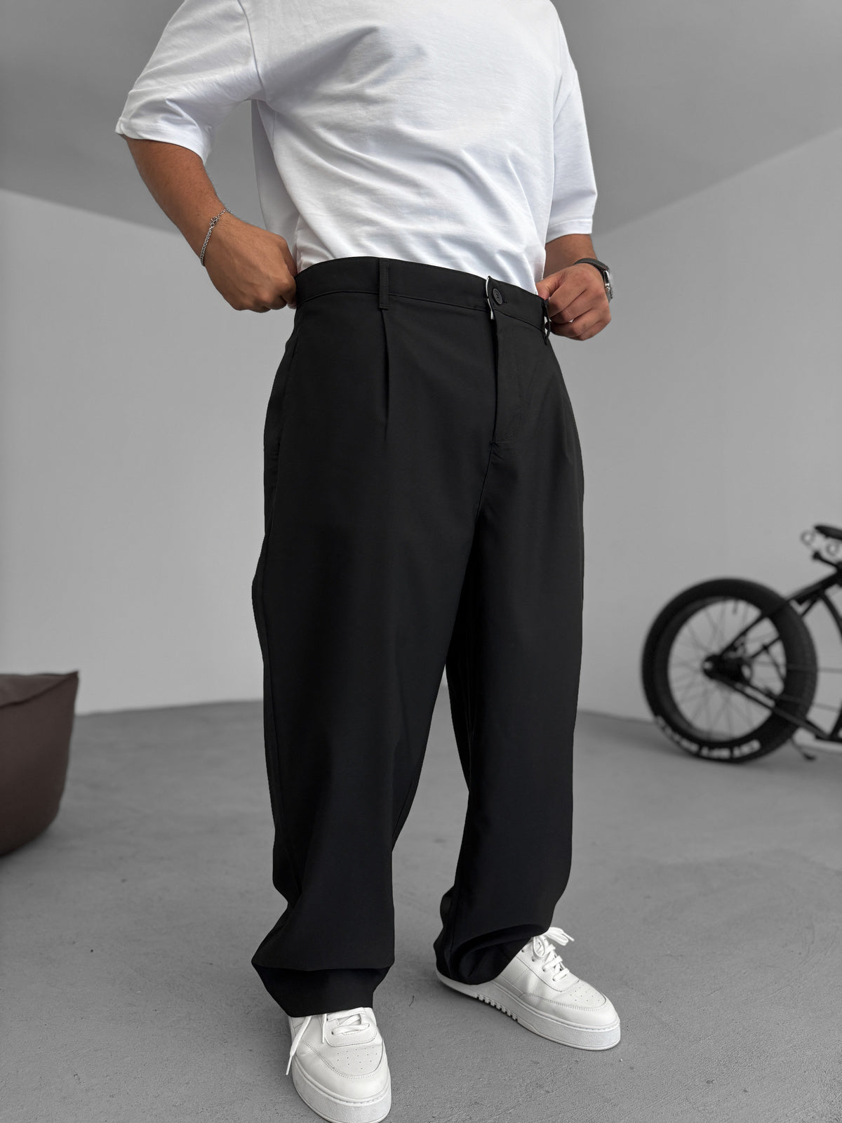 Black Pleated Relaxed Fit Trousers