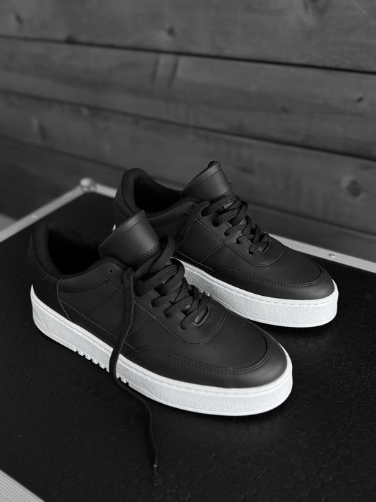 MONOCHROME CHUNKY SNEAKERS - BLACK