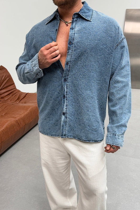 قميص من نسيج الدنيم كبير الحجم • الأزرق