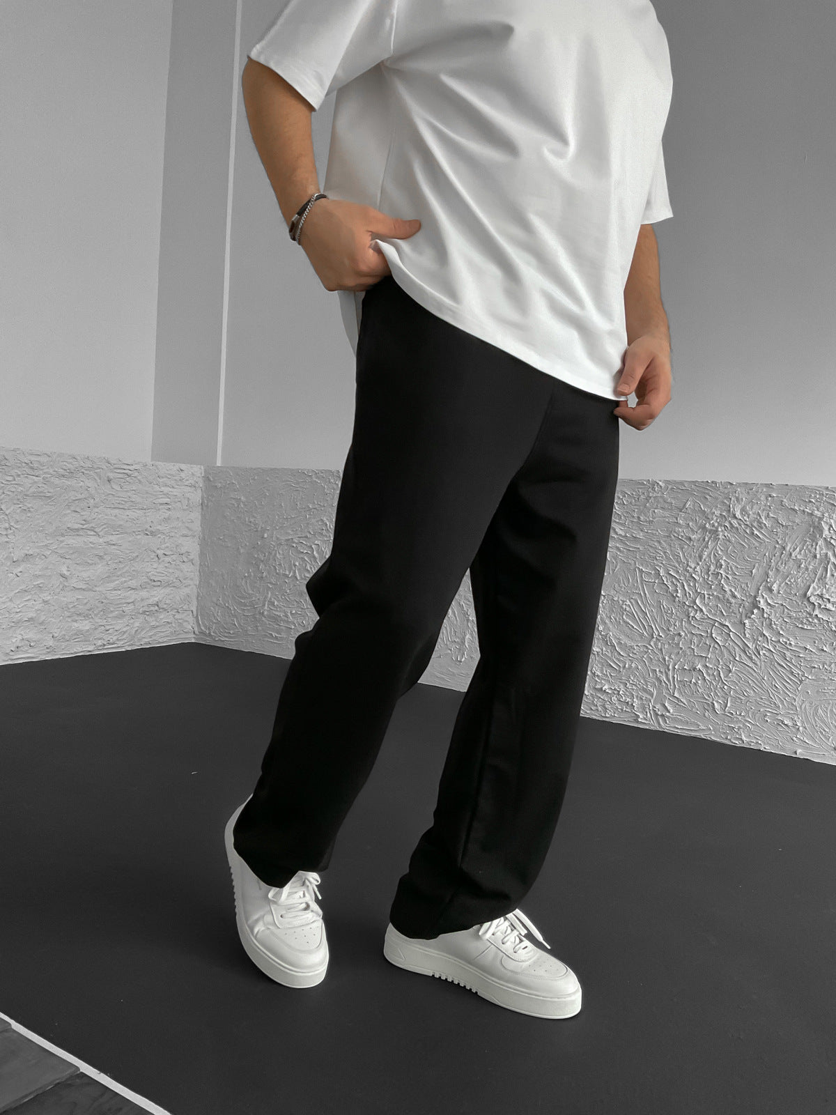 السراويل الأساسية السوداء